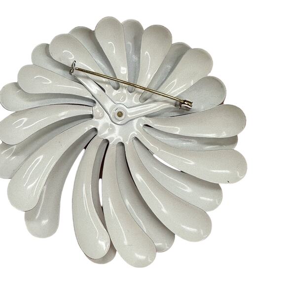1960s - 1970s Enamel MCM Daisy Brooch Pin ABSTRACT WHITE - Picture 4 of 7